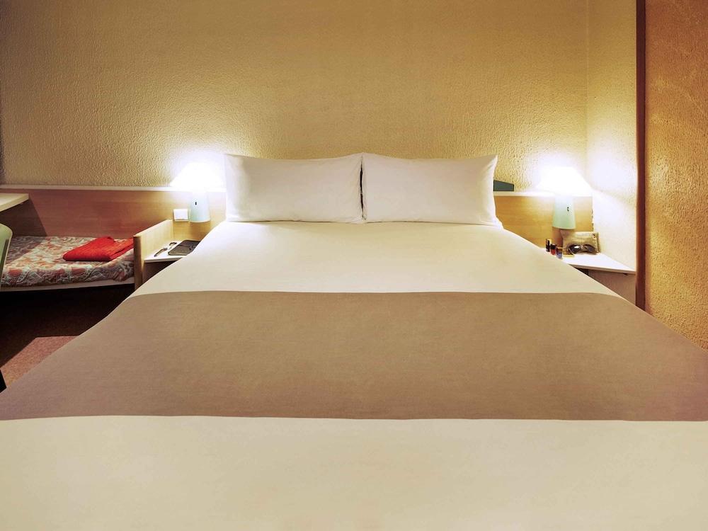 Ibis Oran Les Falaises Luaran gambar