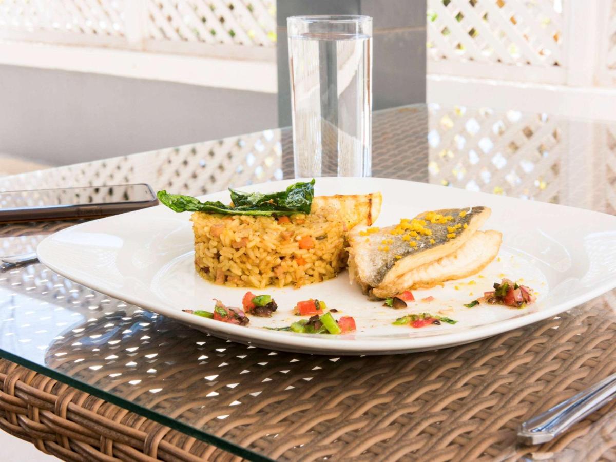 Ibis Oran Les Falaises Luaran gambar