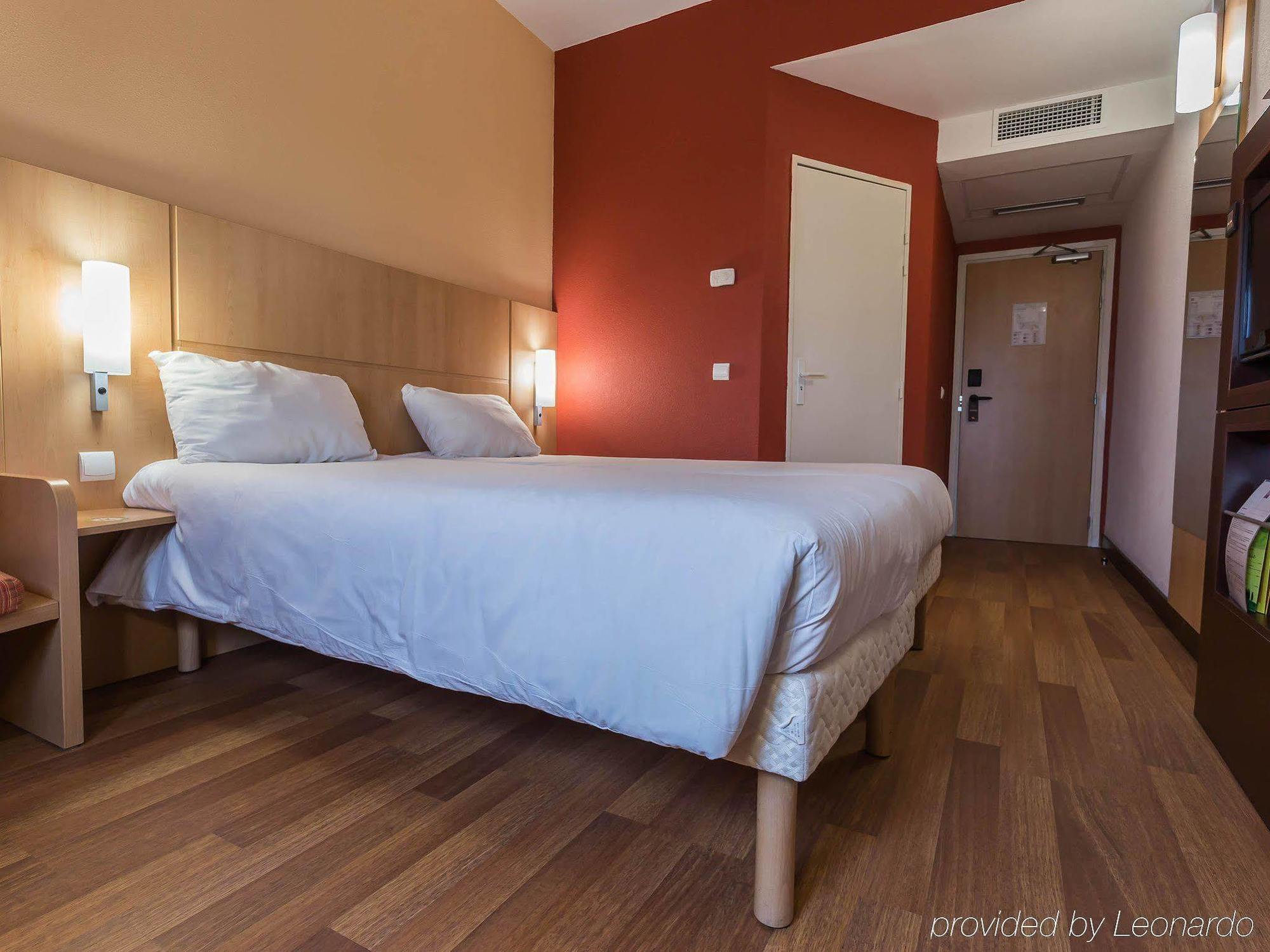 Ibis Oran Les Falaises Luaran gambar